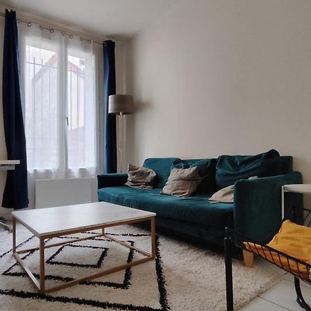 Modern 1 Bedroom Apartment Near The Metro. 이브리쉬르센 외부 사진