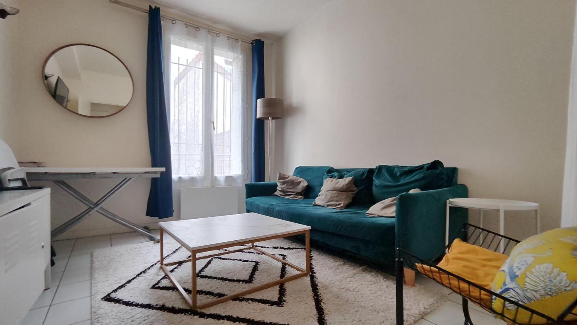 Modern 1 Bedroom Apartment Near The Metro. 이브리쉬르센 외부 사진