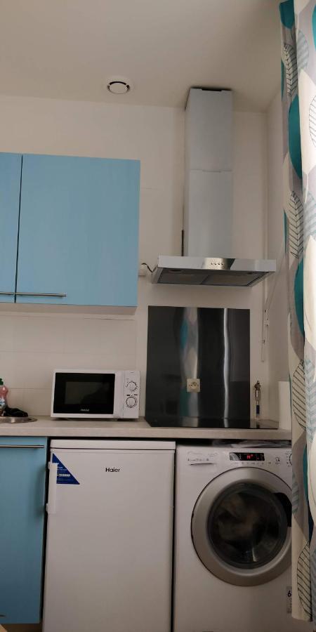 Modern 1 Bedroom Apartment Near The Metro. 이브리쉬르센 외부 사진