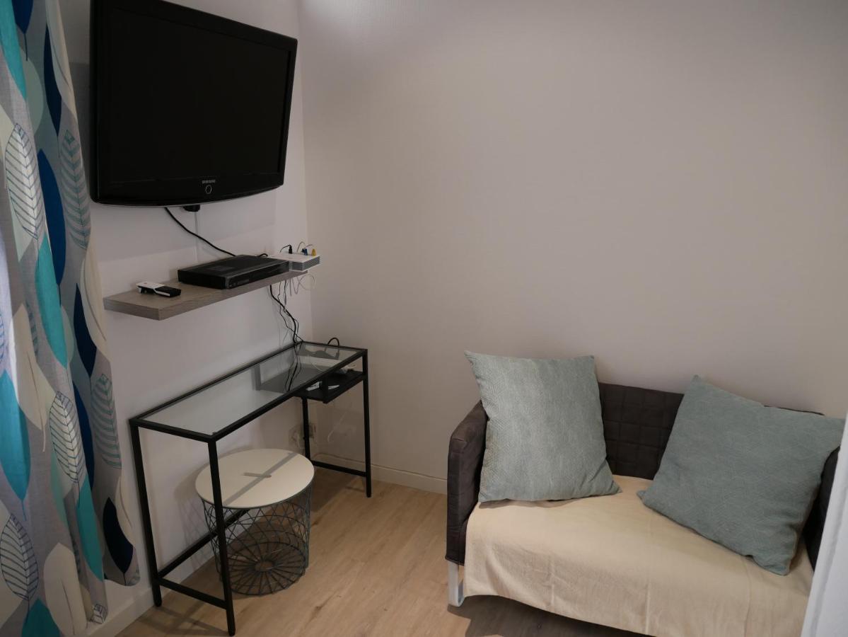 Modern 1 Bedroom Apartment Near The Metro. 이브리쉬르센 외부 사진