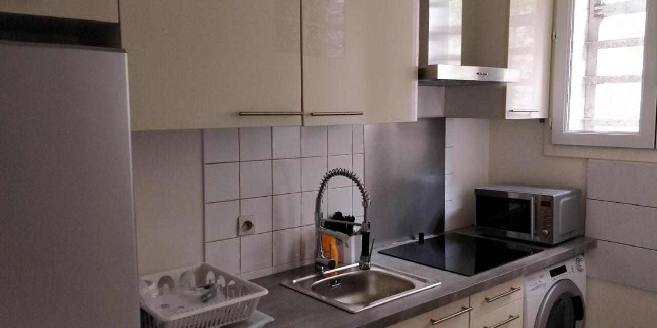 Modern 1 Bedroom Apartment Near The Metro. 이브리쉬르센 외부 사진