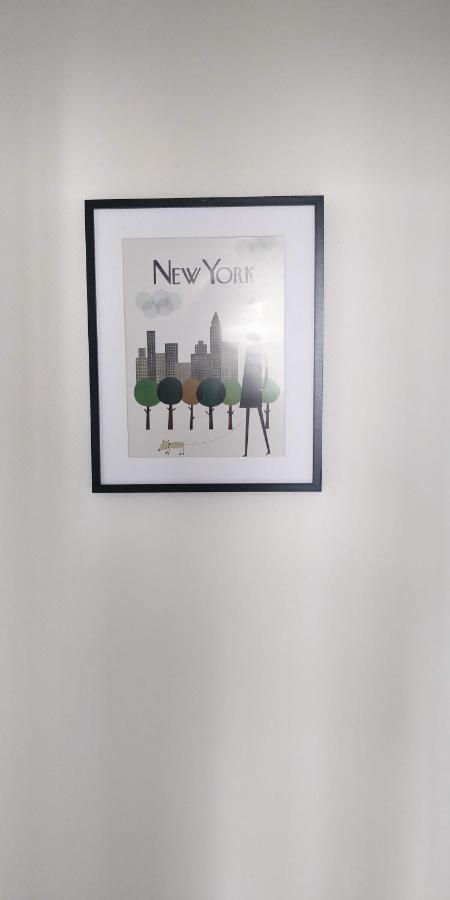 Modern 1 Bedroom Apartment Near The Metro. 이브리쉬르센 외부 사진